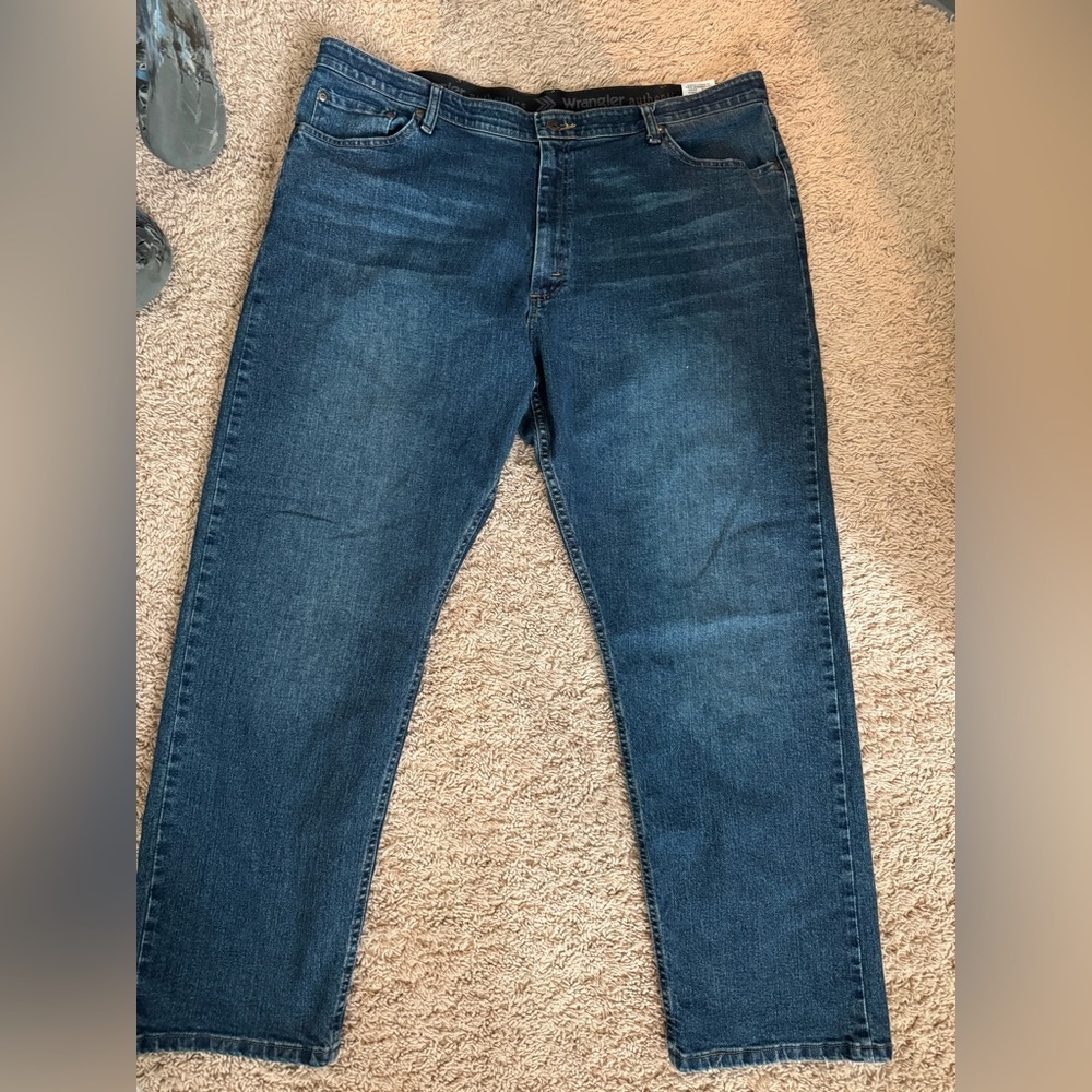 Wrangler Blue Relaxed Jeans Classic Fit